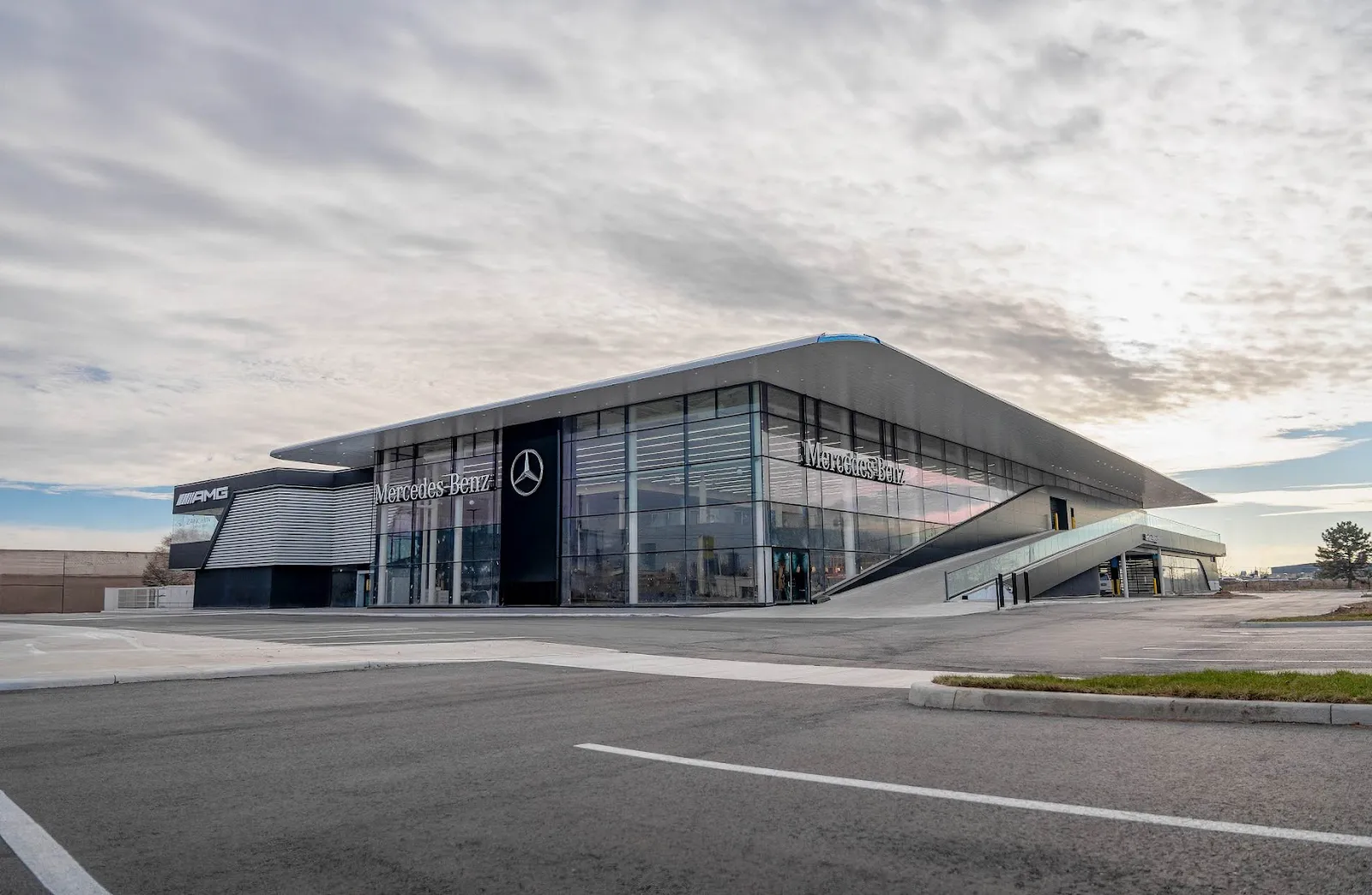 Mercedes-Benz Queensway — completed project